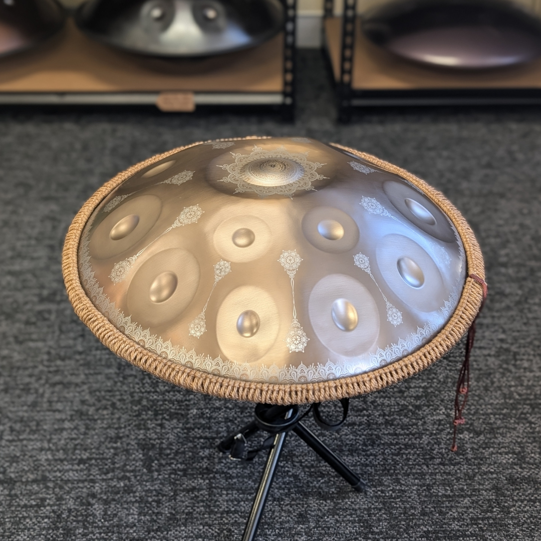 Buy beginner handpan in Australia – 55 cm Mandala 10-note D Kurd handpan, 432 Hz tuning, ideal beginner handpan for meditation, music therapy, acoustic performance, and creative expression.
