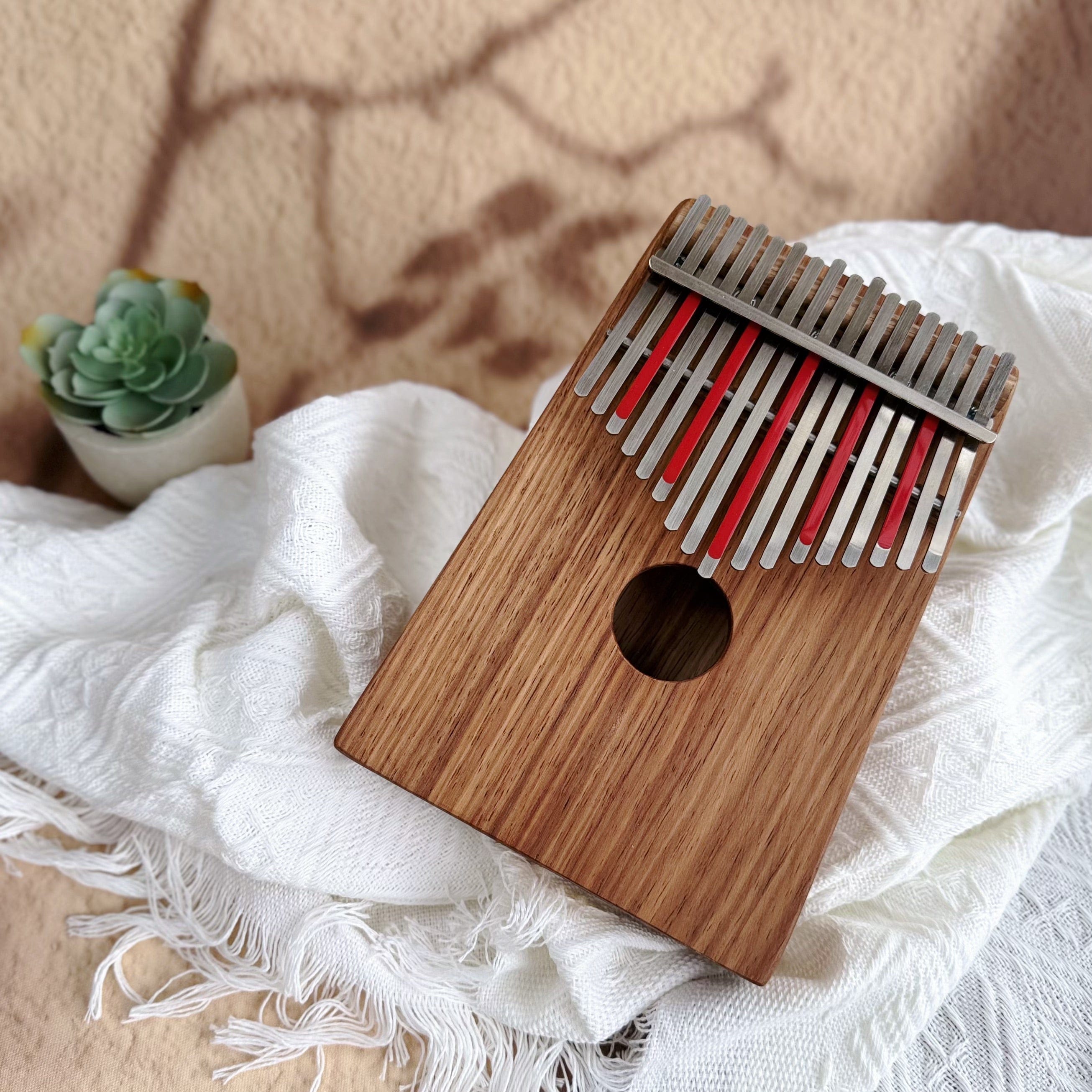Hugh Tracey Treble Kalimba 17 Key w/Pickup