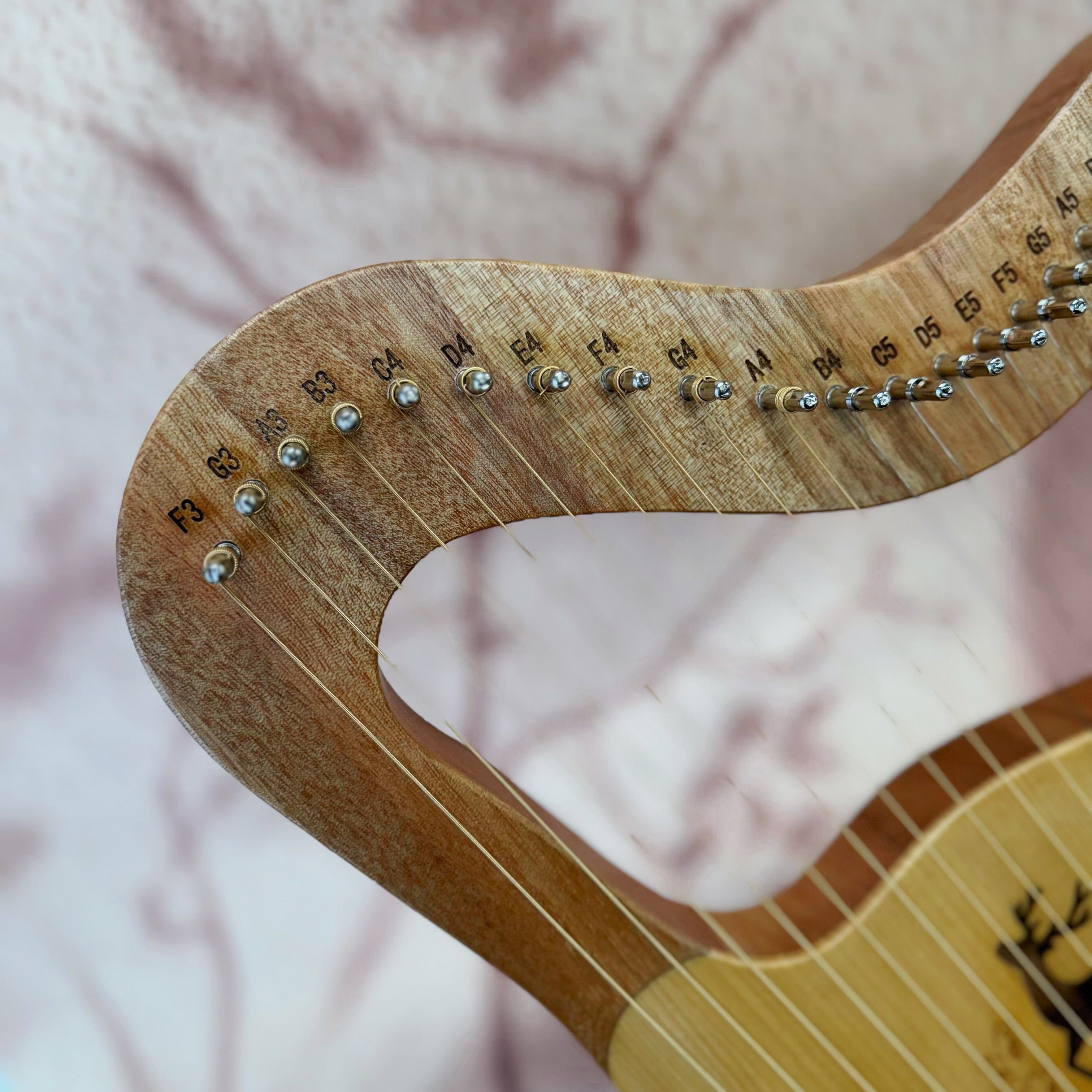 Lyre Harp 21 String Deer Mahogany w/Case