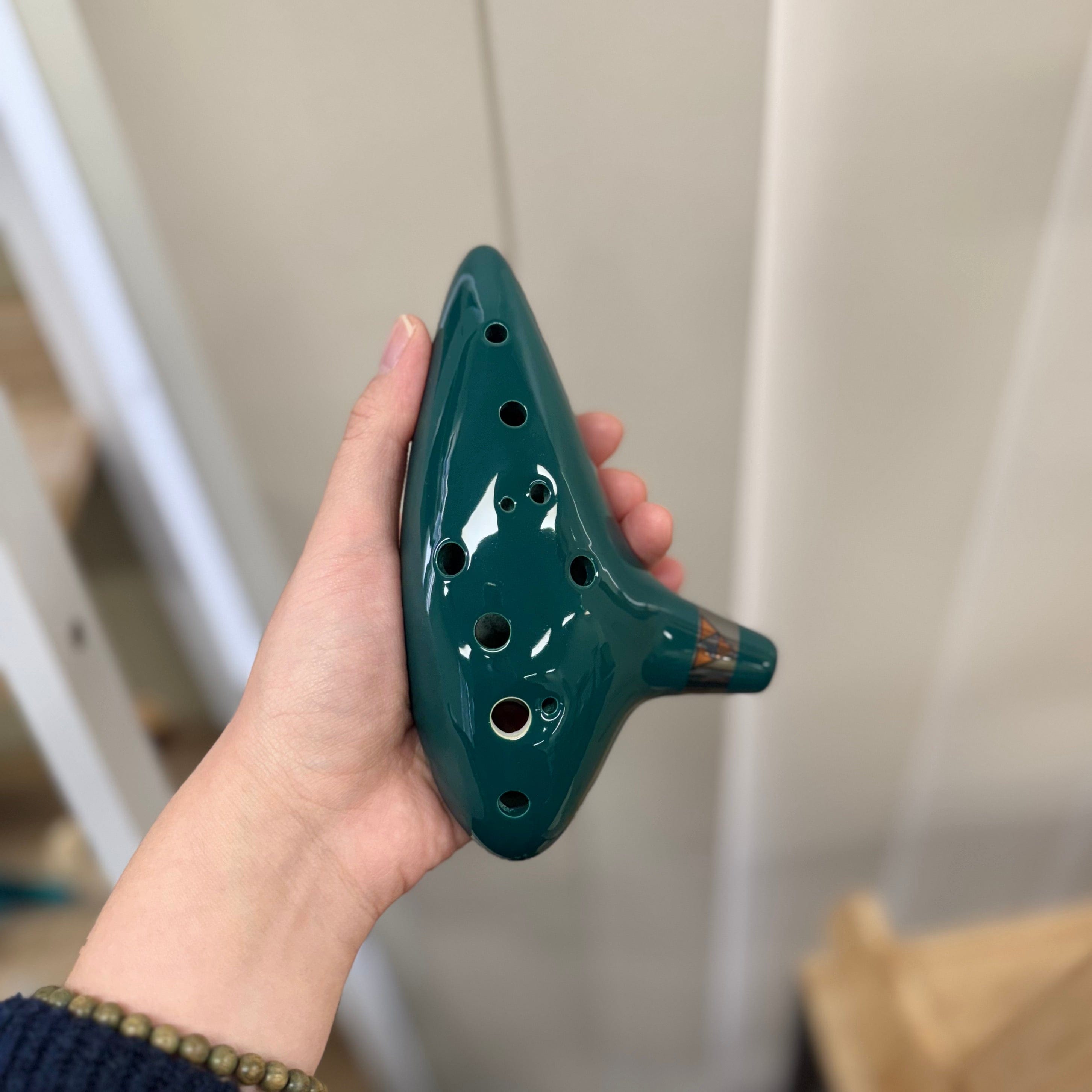 12-Hole Ceramic Ocarina in C – Zelda-Inspired Beginner Flute with Stand, Strap, and Bag beginner ocarina Australia