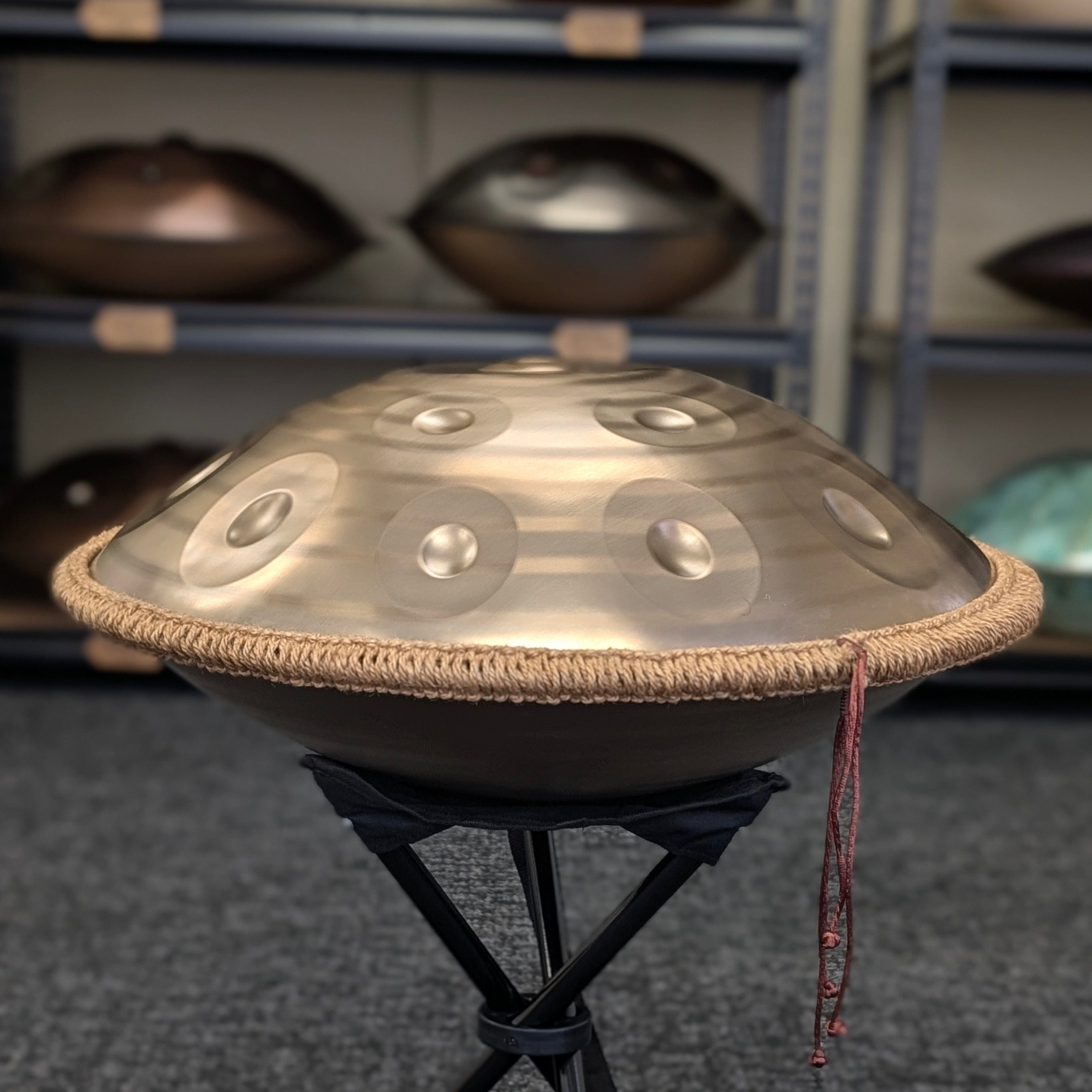 Buy beginner handpan in Australia – 55 cm 12-note D Kurd handpan, 432 Hz tuning, ideal beginner handpan for meditation, music therapy, acoustic performance, and creative expression.
