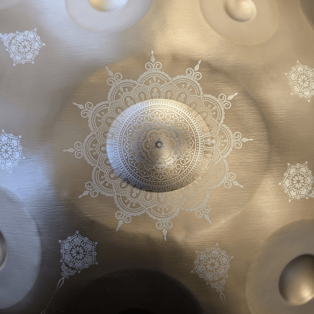 Buy beginner handpan in Australia – 55 cm Mandala 10-note D Kurd handpan, 432 Hz tuning, ideal beginner handpan for meditation, music therapy, acoustic performance, and creative expression.
